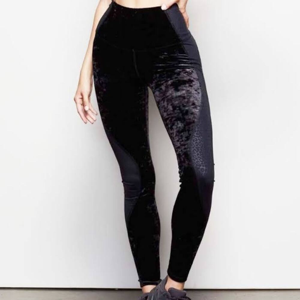 NEW Good American Black Cheetah Velvet Leggings - Picture 1 of 7